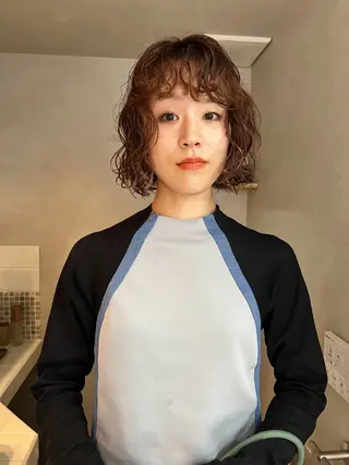 ミディアム パーマ 顔周りレイヤー/韓国 ブリーチminamiのヘアスタイル