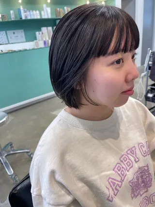 ショート カラー 💓パーマ，💗 レイヤーカットのヘアスタイル