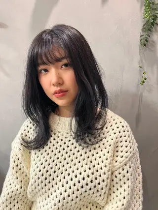 セミロング カラー 井手 咲乃のヘアスタイル