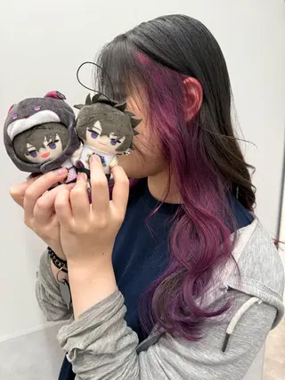 ロング カラー インナーカラー 推し ブリーチ 髪質改善のヘアスタイル