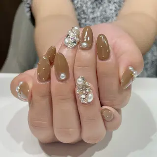 ミディアム LUANA 〜Eyelash&Nail〜所属・長崎 真帆のネイルデザイン
