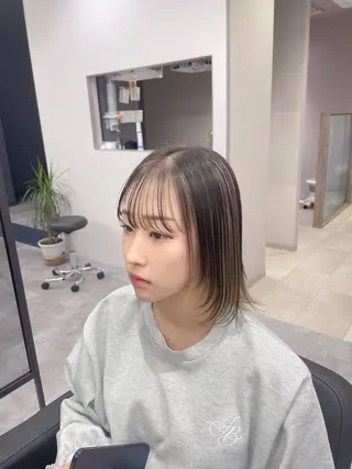 ミディアム カラー COCO .のヘアスタイル