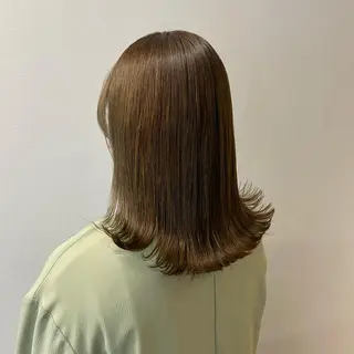 ミディアム カラー natsumi / N°ariaのヘアスタイル