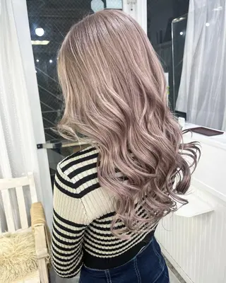 ロング カラー ANKH CROSS 🦋mako🦋のヘアスタイル