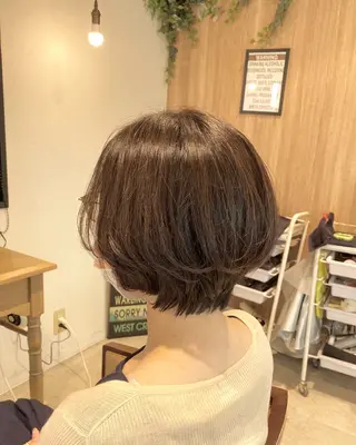 ショート 酸性ストレート/ブリ ーチなしWカラー河本のヘアスタイル