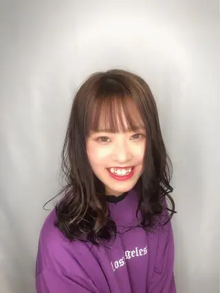 ミディアム カラー Gaudi / ガウディのヘアスタイル