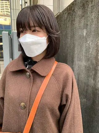 ミディアム カラー SAKINO． ベージュカラーのヘアスタイル