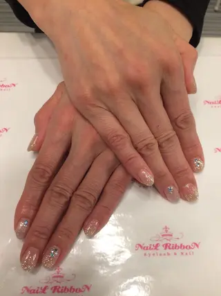 ネイル ネイルリボン 受付スタッフのネイルデザイン