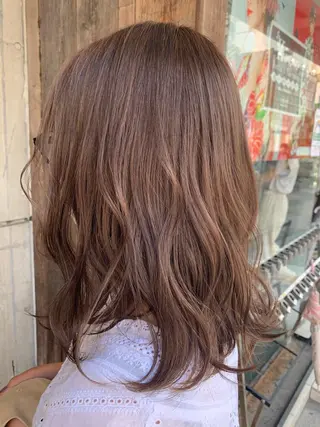 ミディアム カラー 平野 優奈のヘアスタイル