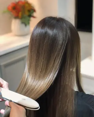 ロング Hikaru Takahashiのヘアスタイル
