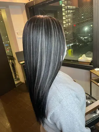 ロング ヘアアレンジ 安田和洋 ブリーチカラー特化のヘアスタイル