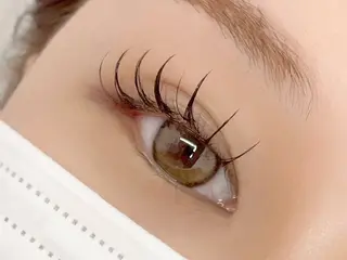 マツエク・マツパ 安村 美奈のヘアスタイル