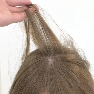 ミディアム カラー レイヤーカット 透明感カラーのヘアスタイル