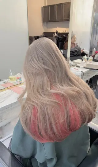 ミディアム カラー 🫧艶ダブルカラー ブリーチ🫧トモヤのヘアスタイル
