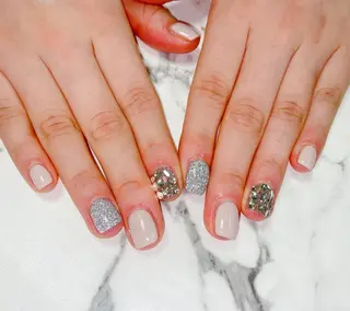 ロング カラー ネイル Q Free nailsのネイルデザイン