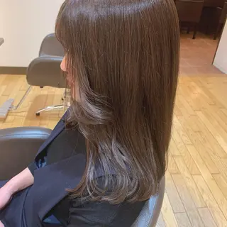 セミロング 齊藤 衣梨佳のヘアスタイル