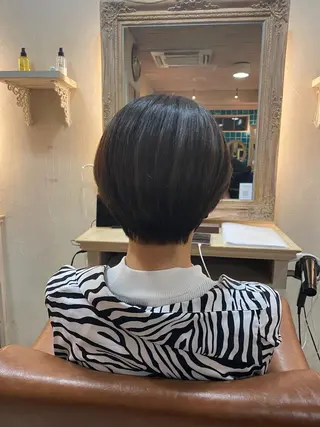 ショート カラー 井上 日菜乃のヘアスタイル