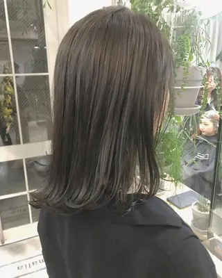 ミディアム カラー ハイトーンボブ 前田 表参道 グレージュのヘアスタイル
