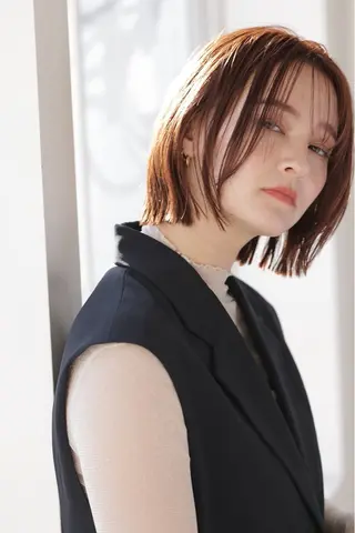 ミディアム 長岡 明音のヘアスタイル