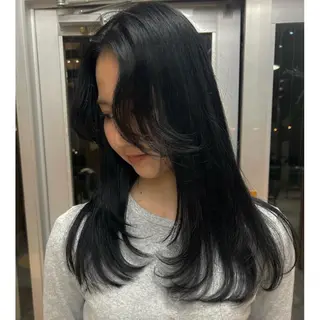 セミロング カエデ🐬 カットカラーモデルのヘアスタイル