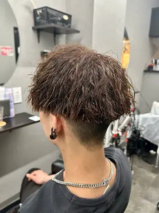 ショート カラー パーマ メンズ ゲーマー美容師 KENTOのヘアスタイル