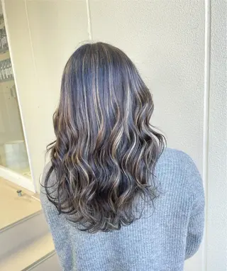 ロング カラー ヘアアレンジ 艶髪✨寒色カラー✨ 翁長孝輔のヘアスタイル