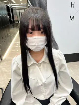 ロング ウスイマイコ カット/ケアカラーのヘアスタイル