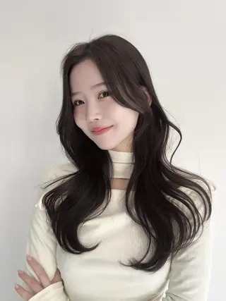 ロング 🎗️comoda 神戸三宮 髪質改善のヘアスタイル