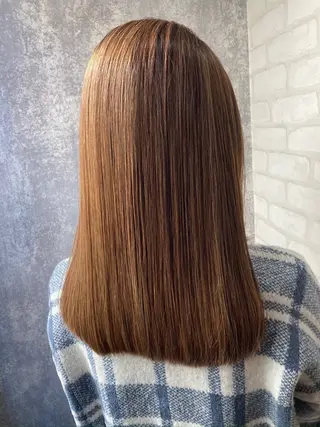 セミロング SALOWIN 表参道FLAT店所属・トップスタイリスト澤 奈緒美のヘアスタイル