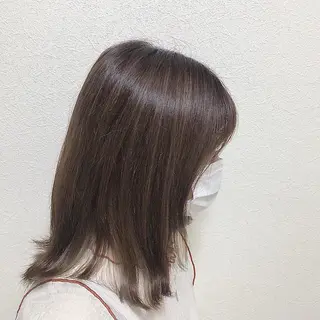 ミディアム カラー 山本 佳奈のヘアスタイル