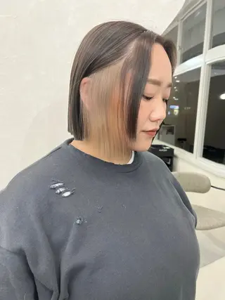 ショート カラー 長山 茉白のヘアスタイル