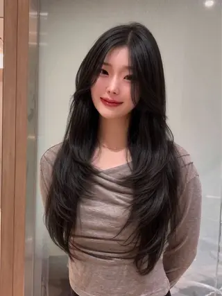 ロング カラー 🩵福岡ブリーチなし レイヤー/紫音🩵のヘアスタイル