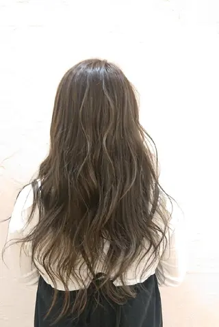 カラー chacha Blanc田中のヘアスタイル