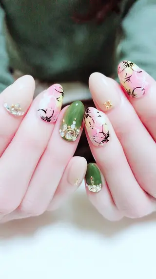 ネイル 吉冨 光恵のネイルデザイン