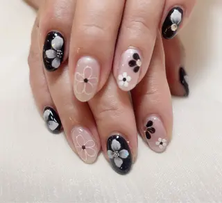 ネイル MoonNail ユリ🌸のネイルデザイン