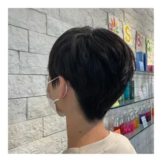 ショート メンズ BiBi 藪 菜月のヘアスタイル