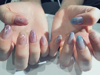 ショート カラー ネイル マツエク・マツパ illum hicariのネイルデザイン