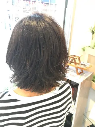ミディアム パーマ スズキ シオリのヘアスタイル