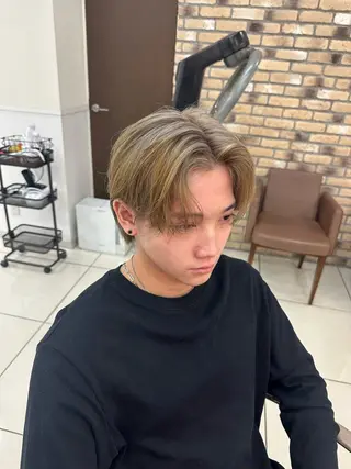 カラー メンズ メンズ特化シャドウパ ーマラウンドマッシュのヘアスタイル