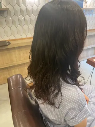 ロング パーマ 目見田 茜のヘアスタイル