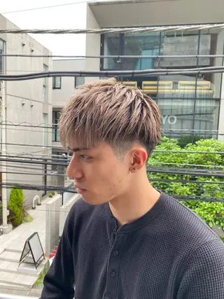 ショート 山影✨バレイヤージュ ハイライト✨メンズ◎のヘアスタイル