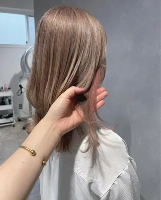 ミディアム カラー 唐澤 千尋のヘアスタイル
