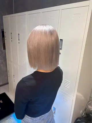 ミディアム カラー 🌈推し活ハイトーン 💫荒川結星のヘアスタイル