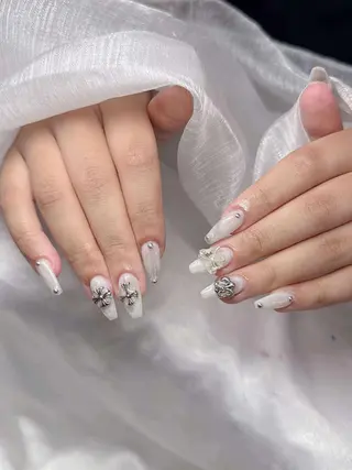 ネイル Lee Nailsのネイルデザイン