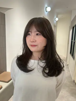 セミロング カラー オリーブベージュ/ ブリーチなし透明感のヘアスタイル