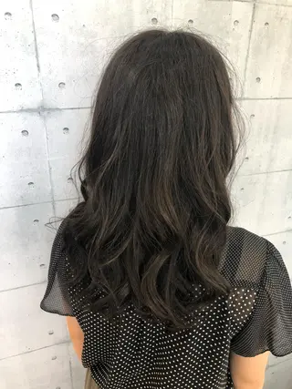 ロング カラー 金沢 広美のヘアスタイル