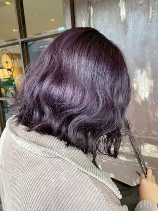 ミディアム カラー 川越 輝梨奈のヘアスタイル