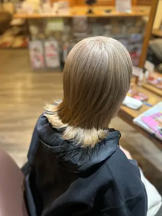 ミディアム カラー 井上 花音のヘアスタイル