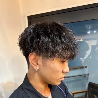 ショート パーマ メンズ おがた たくむの眉毛・アイブロウイメージ