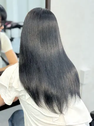 ロング カラー ショーヤ/ブリーチ /エクステのヘアスタイル